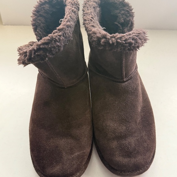 Women's Bearpaw Boots, Size 11 - Picture 4 of 7